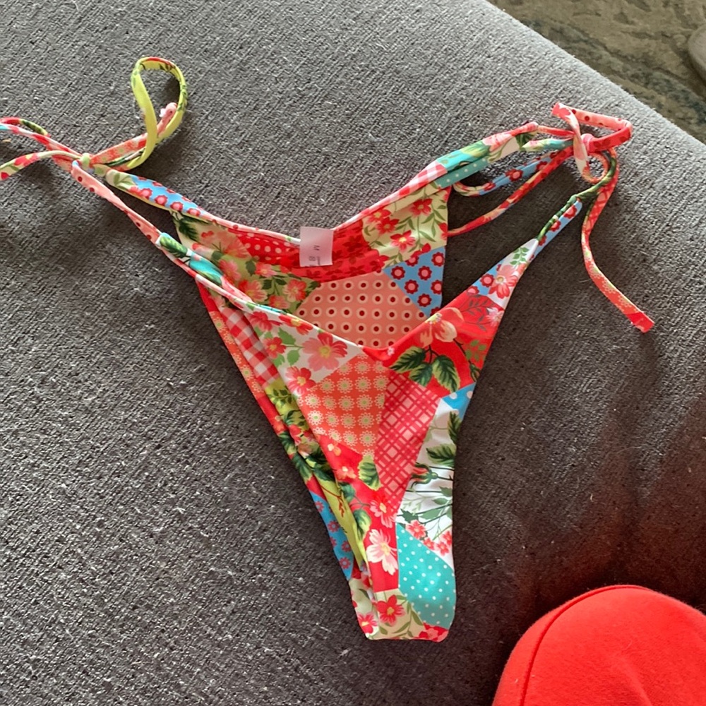 Bikini bottoms